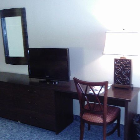5Th Avenue Inn & Suites โรเชสเตอร์ ภายนอก รูปภาพ