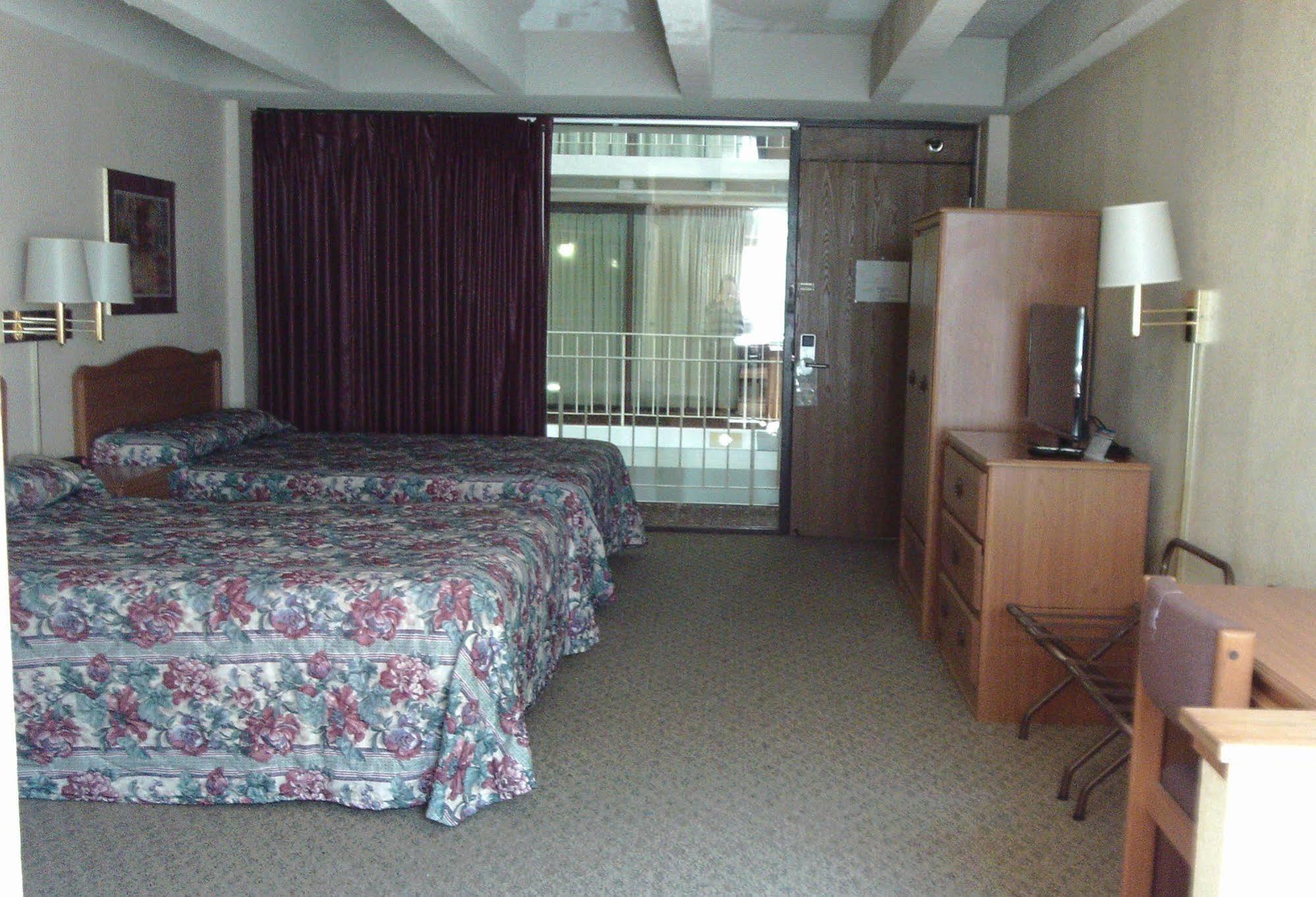 5Th Avenue Inn & Suites โรเชสเตอร์ ภายนอก รูปภาพ