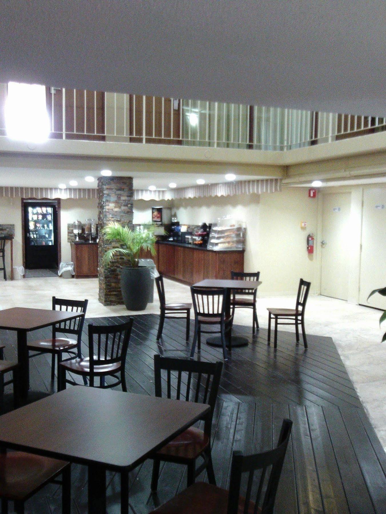 5Th Avenue Inn & Suites โรเชสเตอร์ ภายนอก รูปภาพ